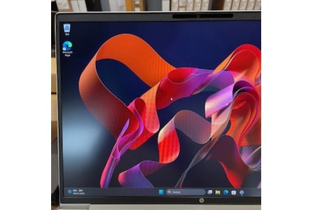 Prenosnik HP ProBook 4 G1i 16 | U7 255H  *pixel